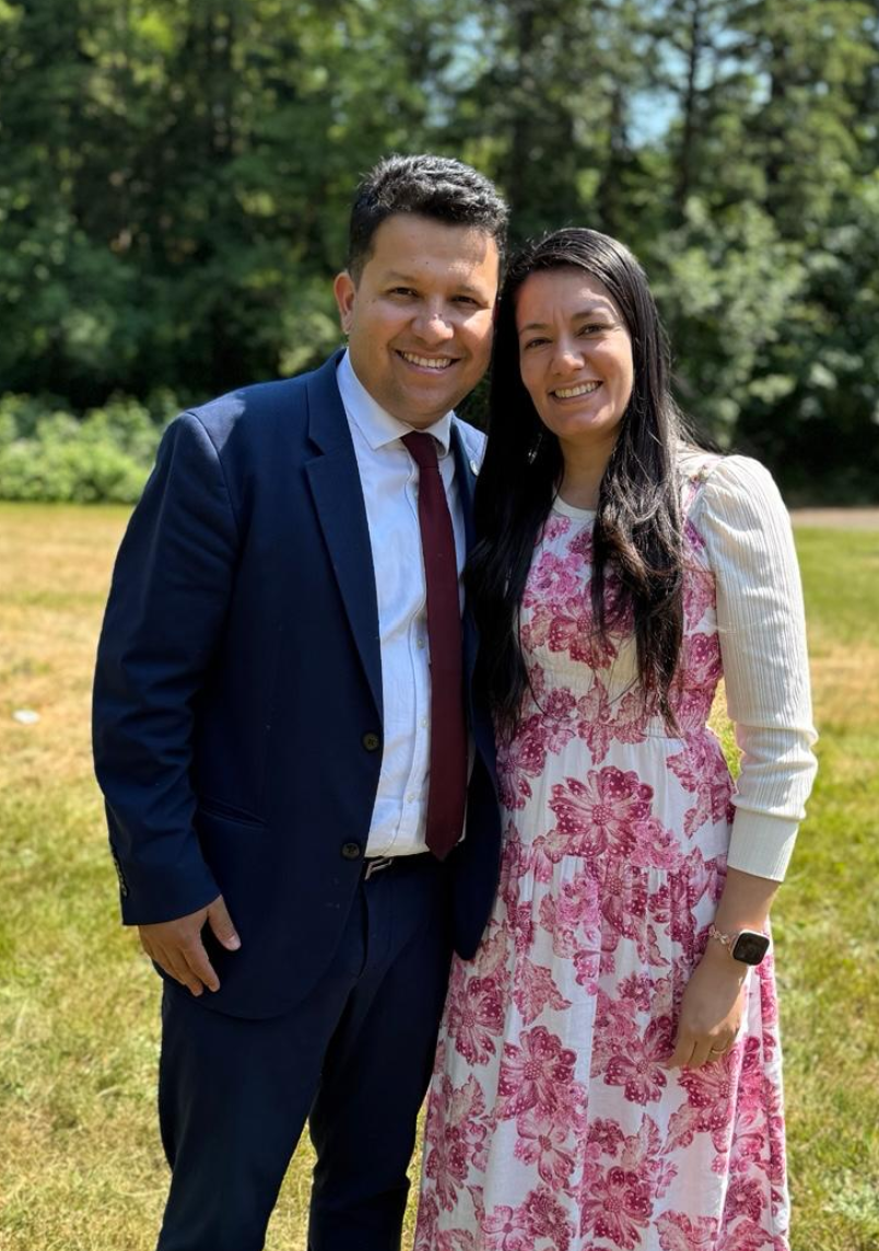 Pastor Wilkin Orozco y su esposa